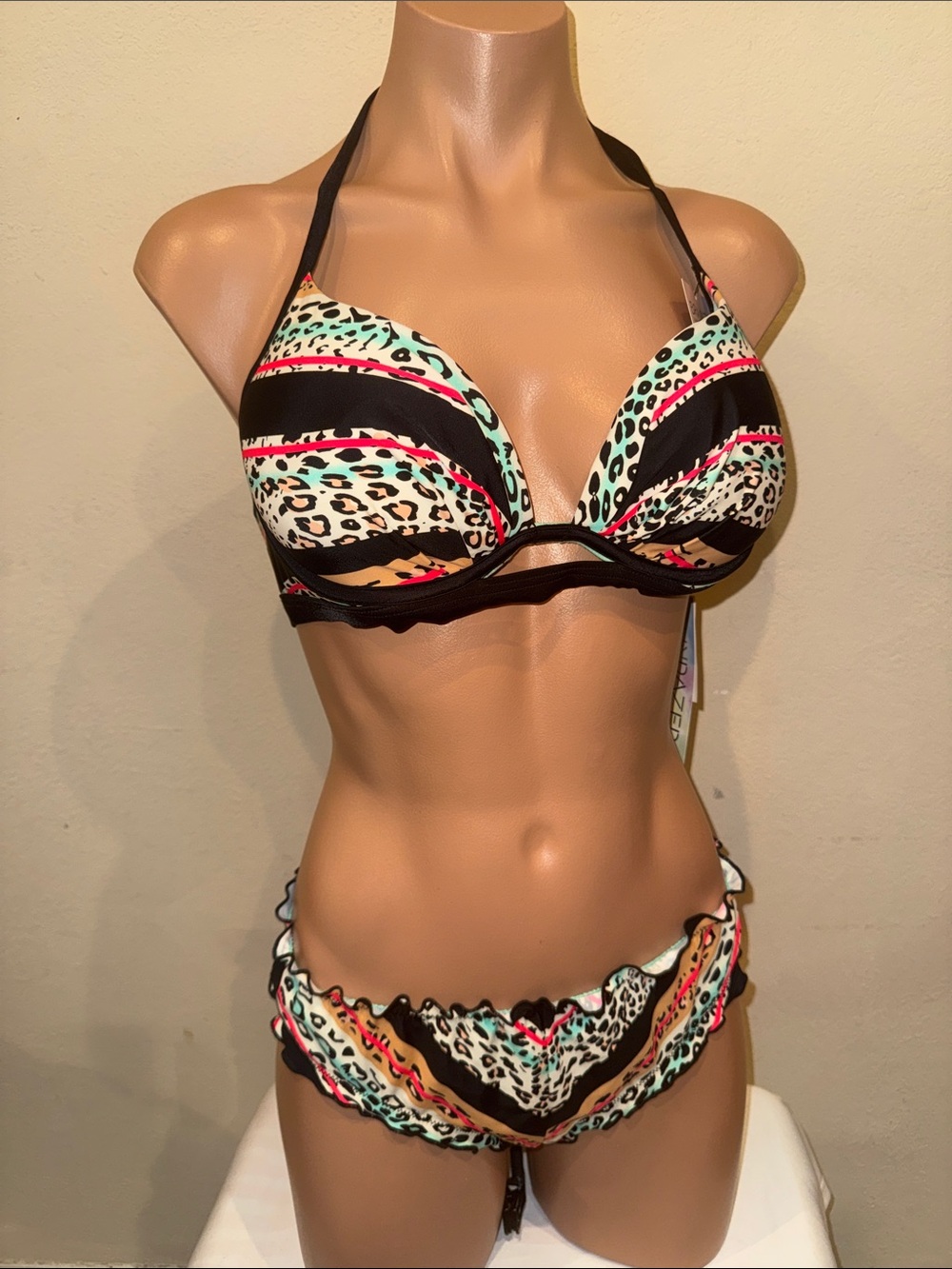 NWT Sundazed push up bikini set size XL 36B/C underwire - Picture 1 of 3